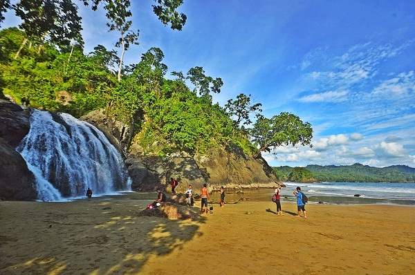 Pantai Banyu Anjlok Malang