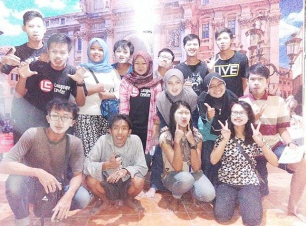 See you mahasiswa mahasiswi kece fakultas teknik universitas pakuan bogor ^^ 2 Sumber foto: IG @srimutia00