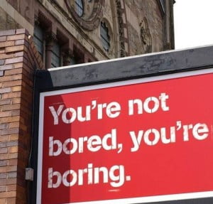 perbedaan bored dan boring