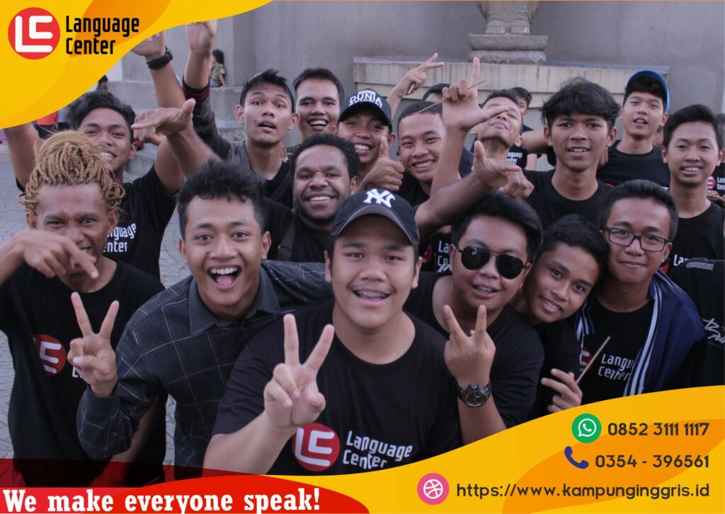 Peserta Paket Intensive 1 Bulan sedang berlibur ke Simpang Lima Gumul Pare